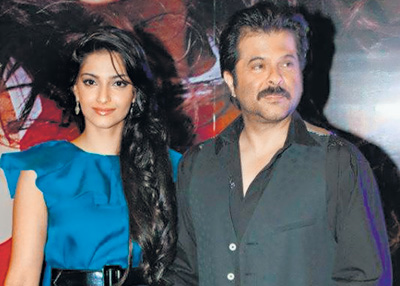 Sonam Kapoor's Film Bewakoofiyaan Embarasses Papa Anil Kapoor